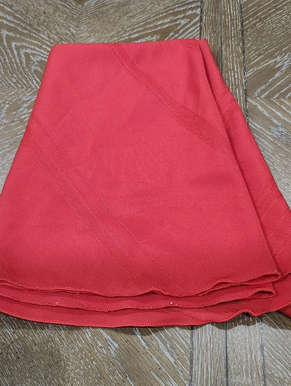 Vintage Damask Red Tablecloth Round 70